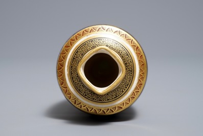 A fine Japanese Satsuma vase, Kinkozan mark, Meiji, 19th C.