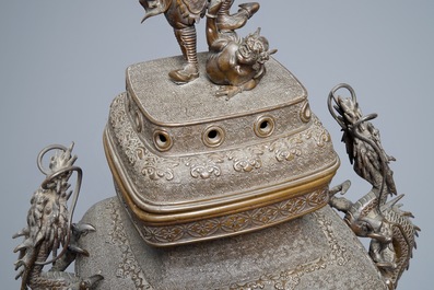 Un grand br&ucirc;le-parfum sur socle en bronze, Japon, Edo ou Meiji, 19&egrave;me