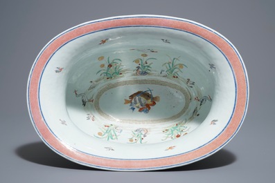 A rare Chinese famille rose Pronk style basin, Qianlong, ca. 1740