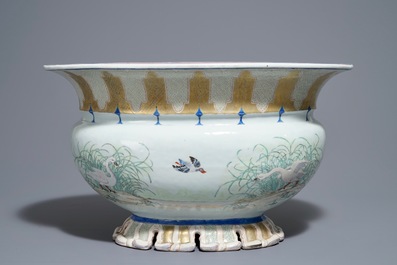 A rare Chinese famille rose Pronk style basin, Qianlong, ca. 1740