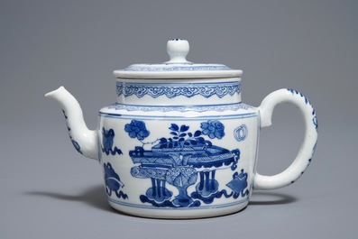 A Chinese blue and white teapot and cover with 'antiquities' design, Kangxi