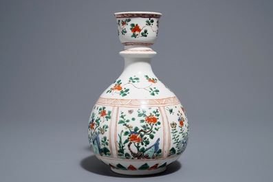 Een Chinese famille verte hookah-basis met floraal decor, Kangxi