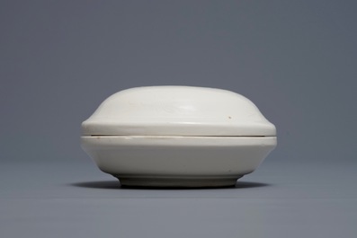 A Chinese round Dehua blanc de Chine box and cover with incised design, Ming/Qing