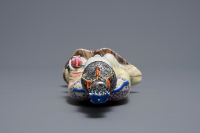 Une figure de Magu en porcelaine de Chine famille rose, Qianlong