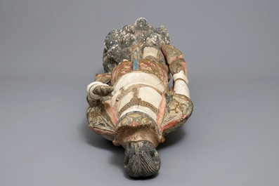 Une grande figure de Guanyin en bois sculpt&eacute; et polychrom&eacute;, Chine, 18/19&egrave;me