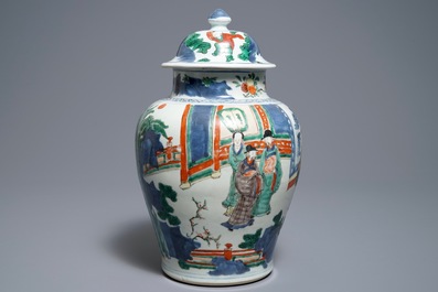 Een Chinese wucai dekselvaas met figuren, Transitie periode