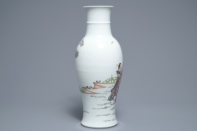 Un vase en porcelaine de Chine famille rose, marque de Ju Ren Tang, 20&egrave;me