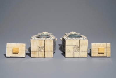Une paire de grands vases couverts en ivoire, jade et os, Chine, vers 1940