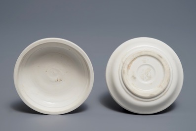 A Chinese round Dehua blanc de Chine box and cover with incised design, Ming/Qing