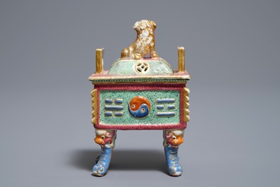 A Chinese famille rose censer and cover, 19th C.