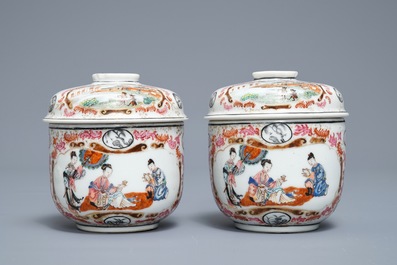 Een paar Chinese famille rose dekselpotten, Yongzheng/Qianlong