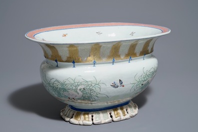 A rare Chinese famille rose Pronk style basin, Qianlong, ca. 1740