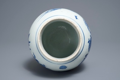 Un pot en porcelaine de Chine bleu et blanc, &eacute;poque Transition