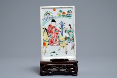 A square Chinese famille rose brush pot on wooden stand, Yongzheng/Qianlong
