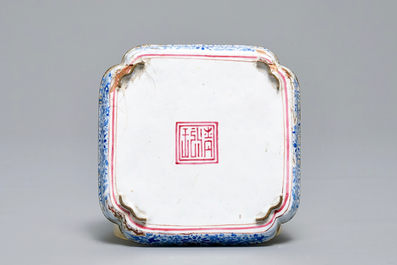Twee vierkante Chinese Canton email schoteltjes, Qianlong