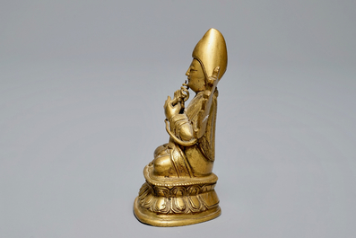 Une figure de Tsongkhapa en bronze dor&eacute;, Sino-Tibet, 18/19&egrave;me