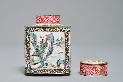 Une bo&icirc;te &agrave; th&eacute; couverte en &eacute;maux de Canton, Qianlong