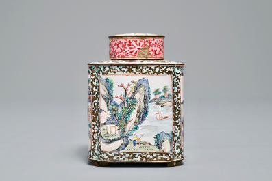 Une bo&icirc;te &agrave; th&eacute; couverte en &eacute;maux de Canton, Qianlong