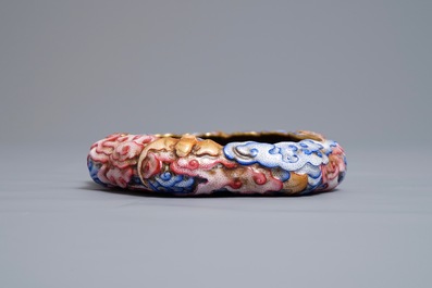 A Chinese famille rose brush washer with moulded design of bats, Qianlong mark, 20th C.