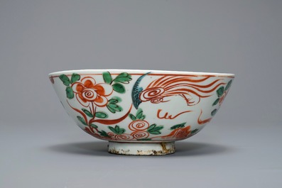 A Chinese Swatow 'dragon and phoenix' bowl, Ming