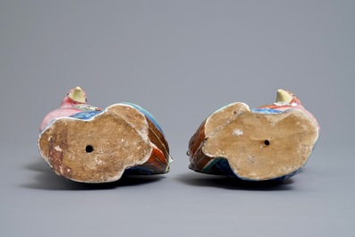 A pair of Chinese famille rose models of pheasants, 19/20th C.