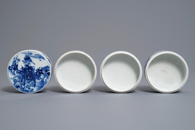A Chinese blue and white cylindrical three-tier box, 19th C.