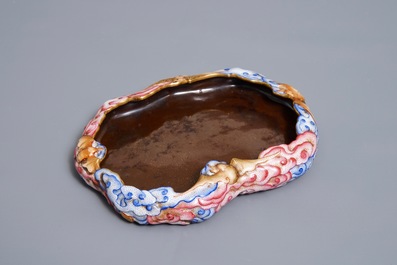 A Chinese famille rose brush washer with moulded design of bats, Qianlong mark, 20th C.
