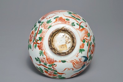 A Chinese Swatow 'dragon and phoenix' bowl, Ming