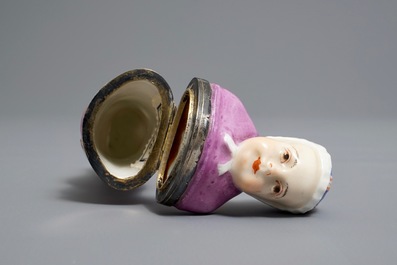 A French porcelain silver-mounted needle case, 18/19th C.