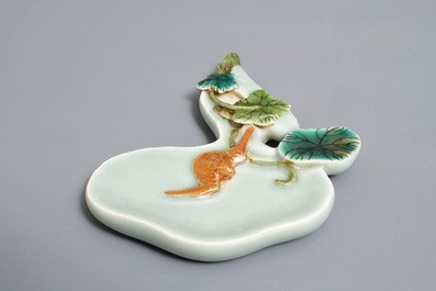 A Chinese lingzhi-shaped celadon ground brush rest, Qianlong mark, 19/20th C.