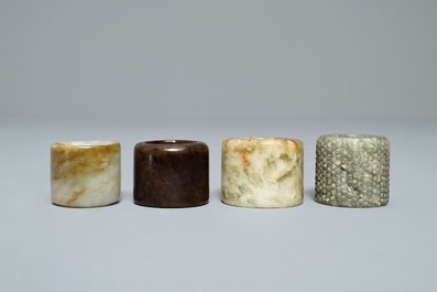 Quatre bagues d'archer en jade, Chine, 19/20&egrave;me
