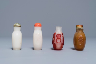 Eight various glass snuff bottles, 19/20th C.
