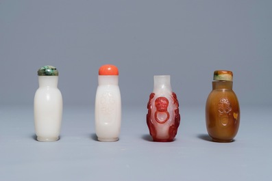 Eight various glass snuff bottles, 19/20th C.