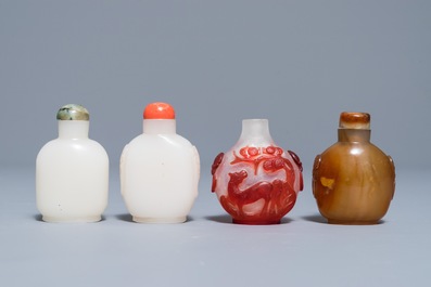 Eight various glass snuff bottles, 19/20th C.
