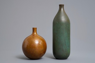 Two fine Japanese bronze vases, Showa, 20th C.
