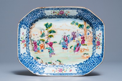 Vier Chinese blauwwitte, famille rose en grisaille schotels en een wapenterrine voor de Amerikaanse markt, Qianlong/Jiaqing