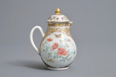 Un cremier en porcelaine de Chine famille rose, Yongzheng