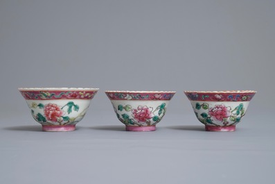 A Chinese Peranakan or Straits market famille rose vase and three bowls, 19th C.