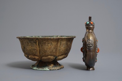 Un bol en cuivre dor&eacute; et un flacon incrust&eacute; de corail et turquoise, Tibet, 19/20&egrave;me