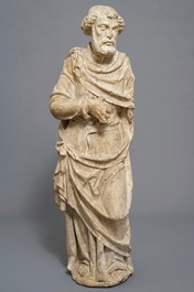 Een grote zandstenen figuur van Petrus, wellicht Frankrijk, 16e eeuw