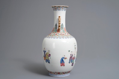 A Chinese famille rose 'playing boys' vase, 19/20th C.