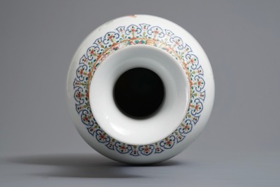 A Chinese famille rose 'playing boys' vase, 19/20th C.