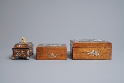 Trois bo&icirc;tes en bois incrust&eacute; de nacre, Chine, 19&egrave;me