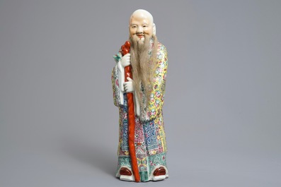 Twee Chinese famille rose figuren van Li Tieguai en Shoulao, 19/20e eeuw