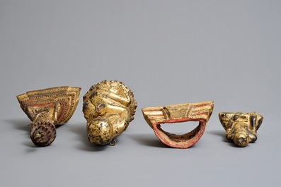 Drie Thaise verguld bronzen, aardewerken en houten votieve beelden, 19e eeuw