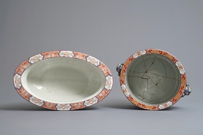 Twee Imari-stijl wijnkoelers met wapen van Koning Lodewijk XV van Frankrijk, Samson, Parijs, 19e eeuw