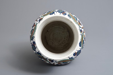Een Iznik-stijl vaas met floraal decor, Samson, Parijs, 19e eeuw
