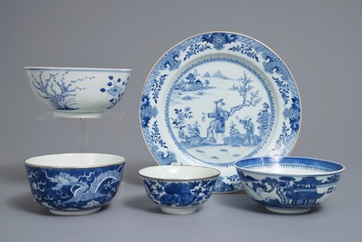 Une collection de porcelaines de Chine famille rose et bleu et blanc dont 'Bleu de Hue', 18/19&egrave;me