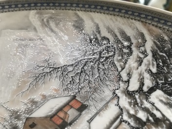 Een paar Chinese polychrome schotels met winterlandschapsdecor, Republiek, 20e eeuw