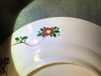 A Chinese famille verte plate with a lady and her cat, Kangxi
